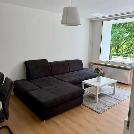 דירה Comfy Modern 4-bed Apartment, Wifi, 20min Dus, 5min A46 ארקראת'