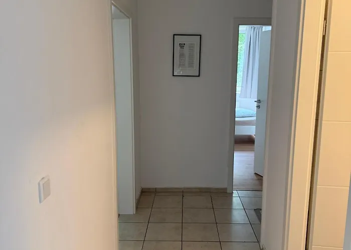 Comfy Modern 4-bed Apartment, Wifi, 20min Dus, 5min A46 *