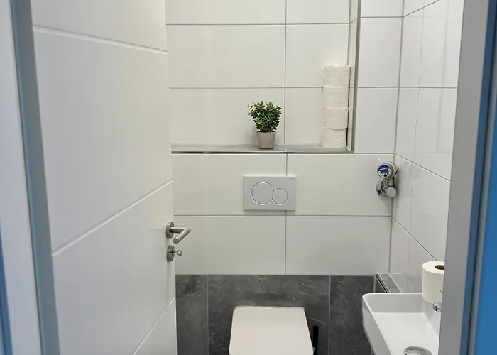 Comfy Modern 4-bed Apartment, Wifi, 20min Dus, 5min A46 *