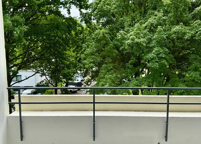 Appartement Comfy Modern 4-bed Apartment, Wifi, 20min Dus, 5min A46